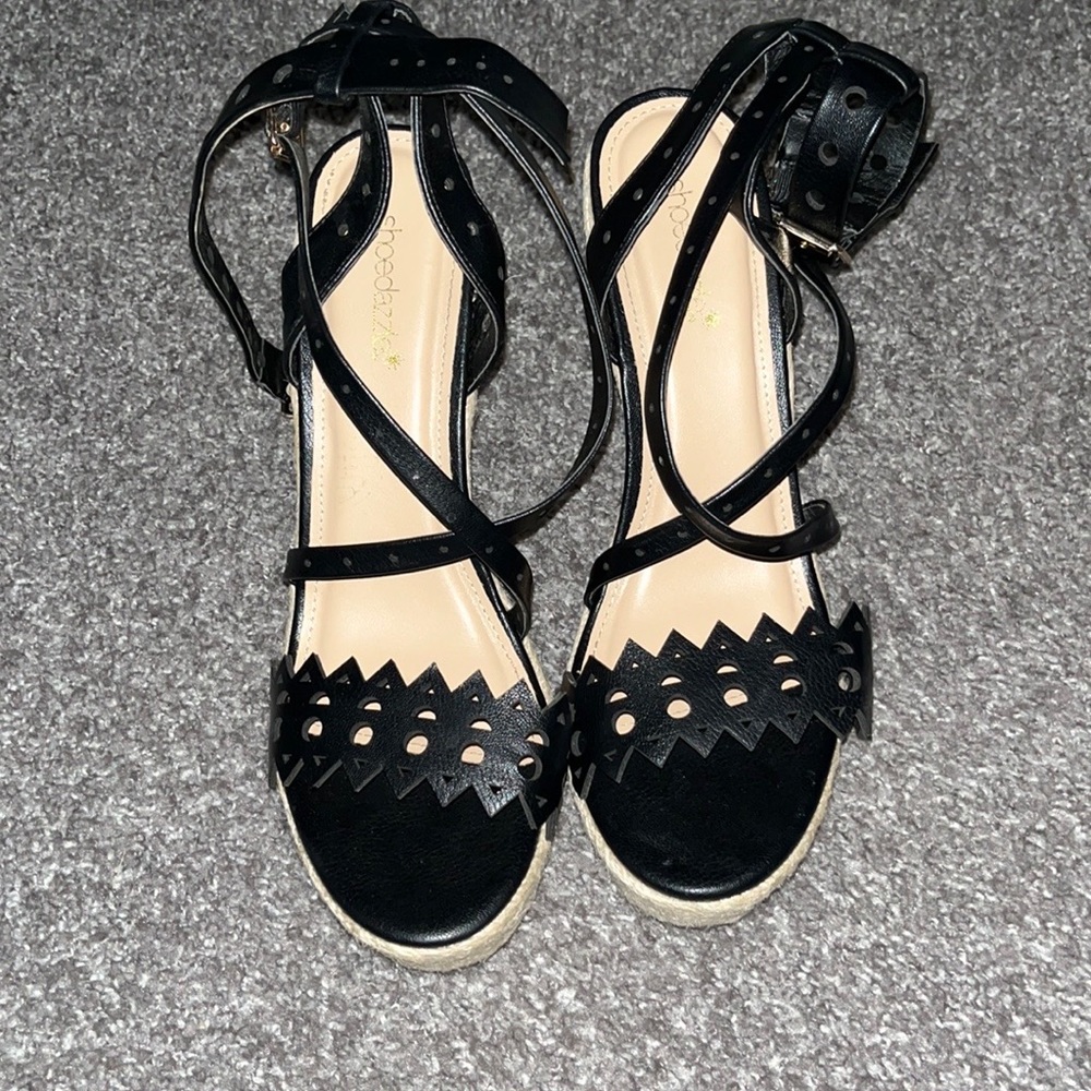 Black Wedges